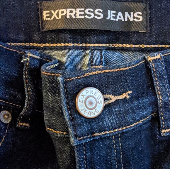 LIKE NEW! Express, Women's (4) High-Rise Legging Jeans, Distressed, Dark Wash - Picture 7 of 12